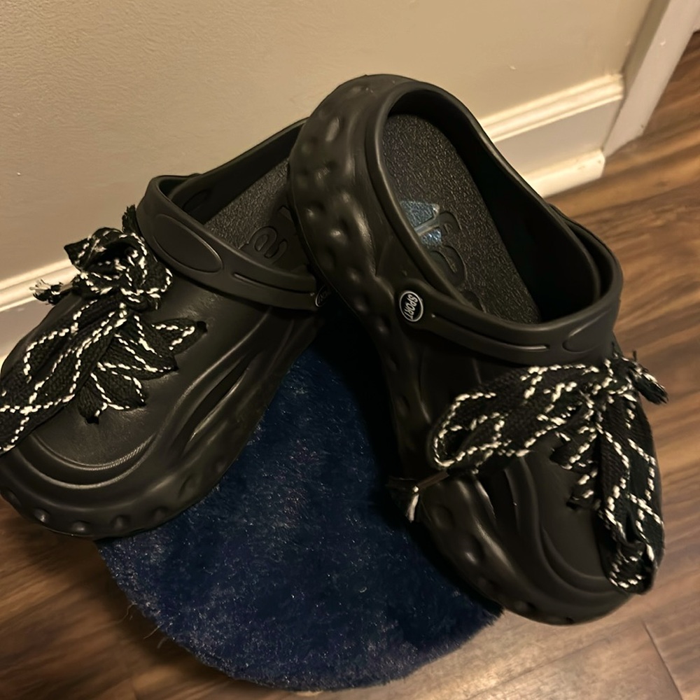 Pre-Loved Black Fashion Boat/ Athletic Shoes Size 40-41.